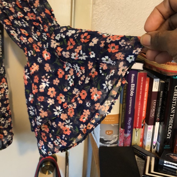 NWT! Michael Kors Bell Sleeve Floral Blouse - Picture 4 of 6